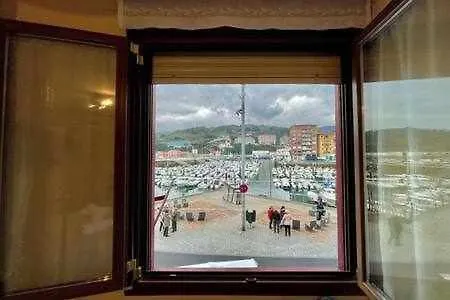 Kai Etxea El Mismo Puerto De Bermeo